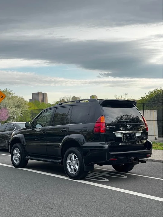 2004 Lexus GX 1st Gen - Image 5 of 18