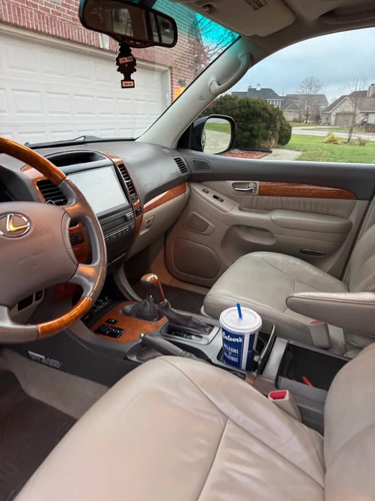 2004 Lexus GX 1st Gen - Image 3 of 16