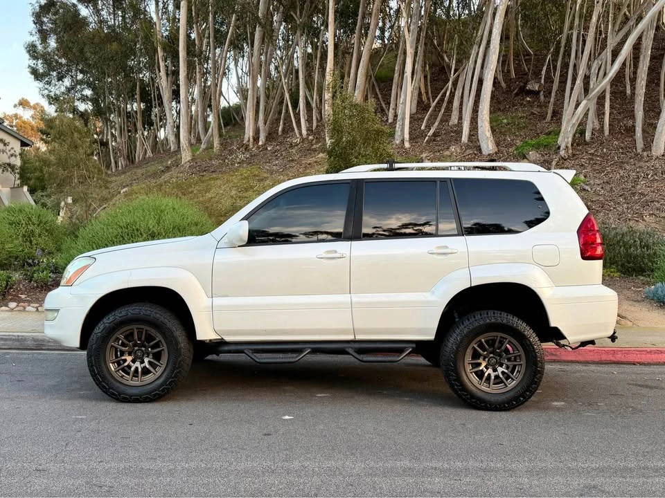 2004 Lexus GX 1st Gen - Image 4 of 16