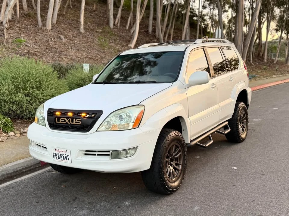 2004 Lexus GX 1st Gen - Image 3 of 16