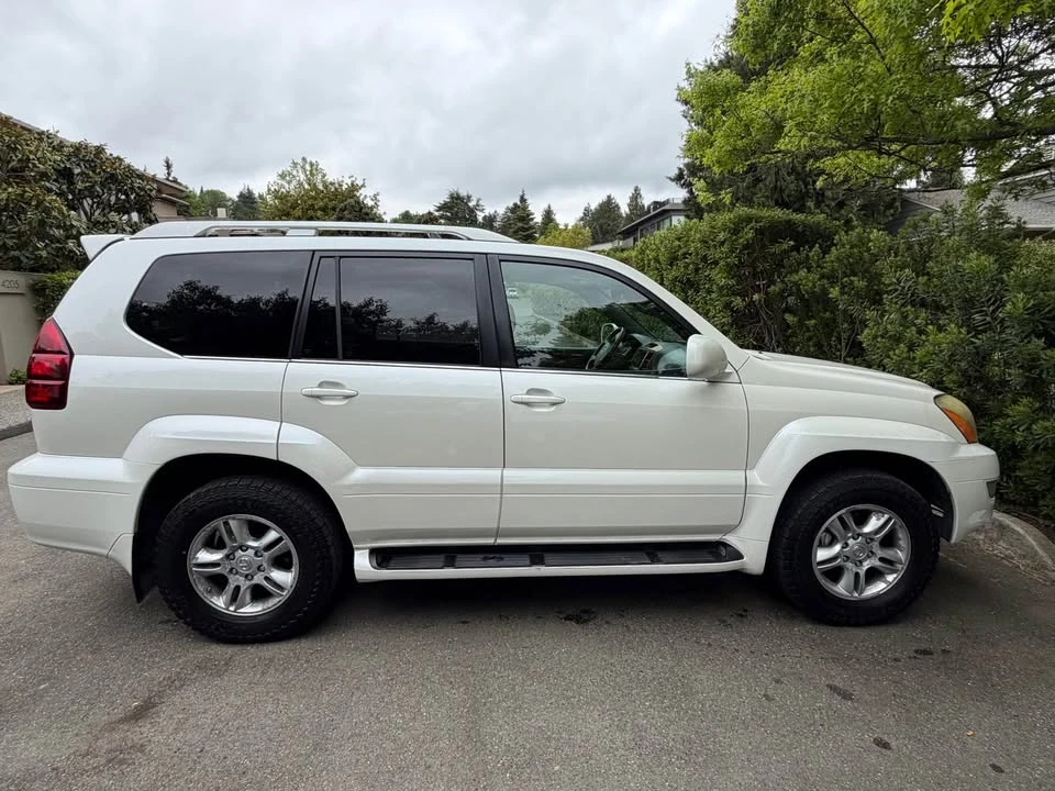 2004 Lexus GX 1st Gen - Image 3 of 10