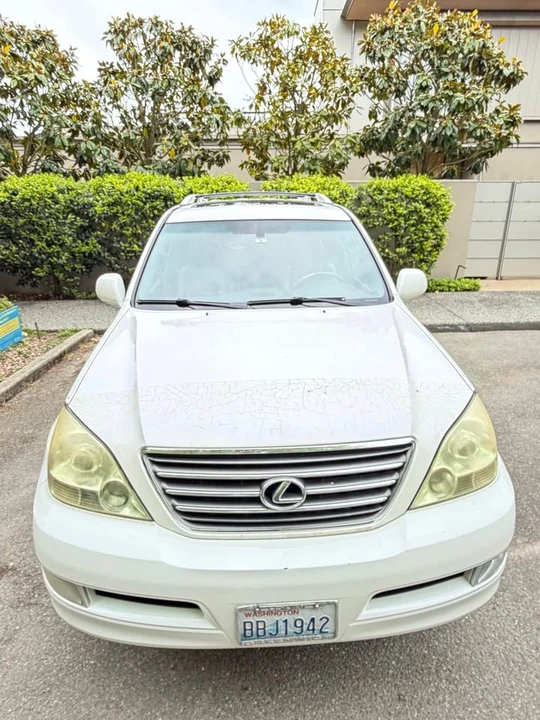2004 Lexus GX 1st Gen - Image 4 of 10