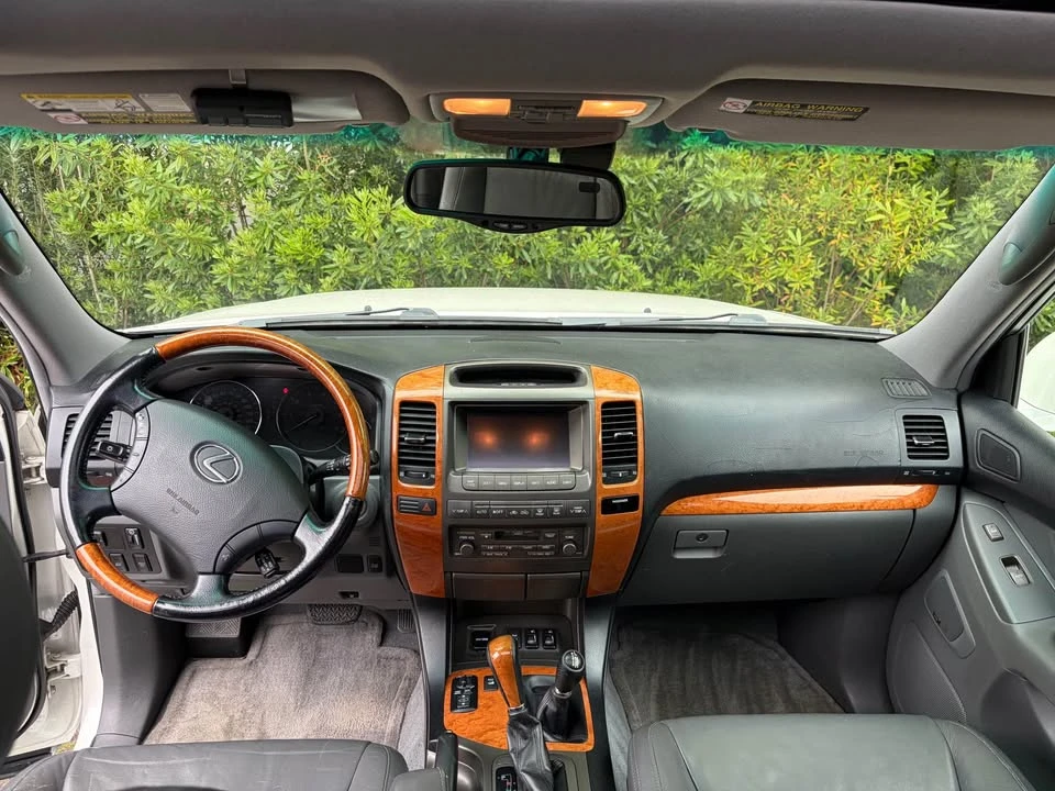 2004 Lexus GX 1st Gen - Image 6 of 10