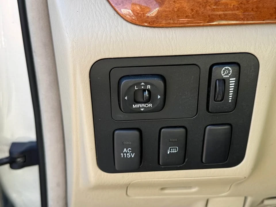 2004 Lexus GX 1st Gen - Image 13 of 17