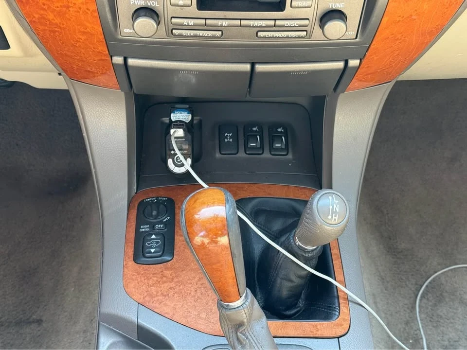 2004 Lexus GX 1st Gen - Image 10 of 17