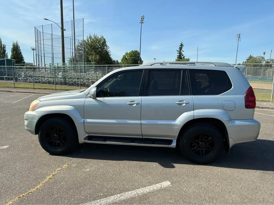 2004 Lexus GX 1st Gen - Image 4 of 17