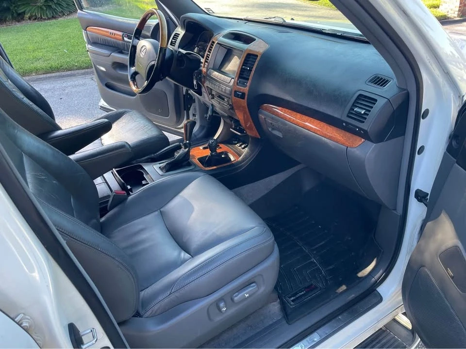 2004 Lexus GX 1st Gen - Image 13 of 19