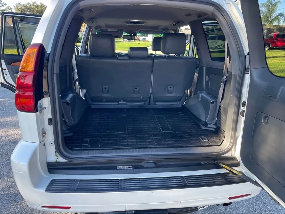 2004 Lexus GX 1st Gen - Image 11 of 19