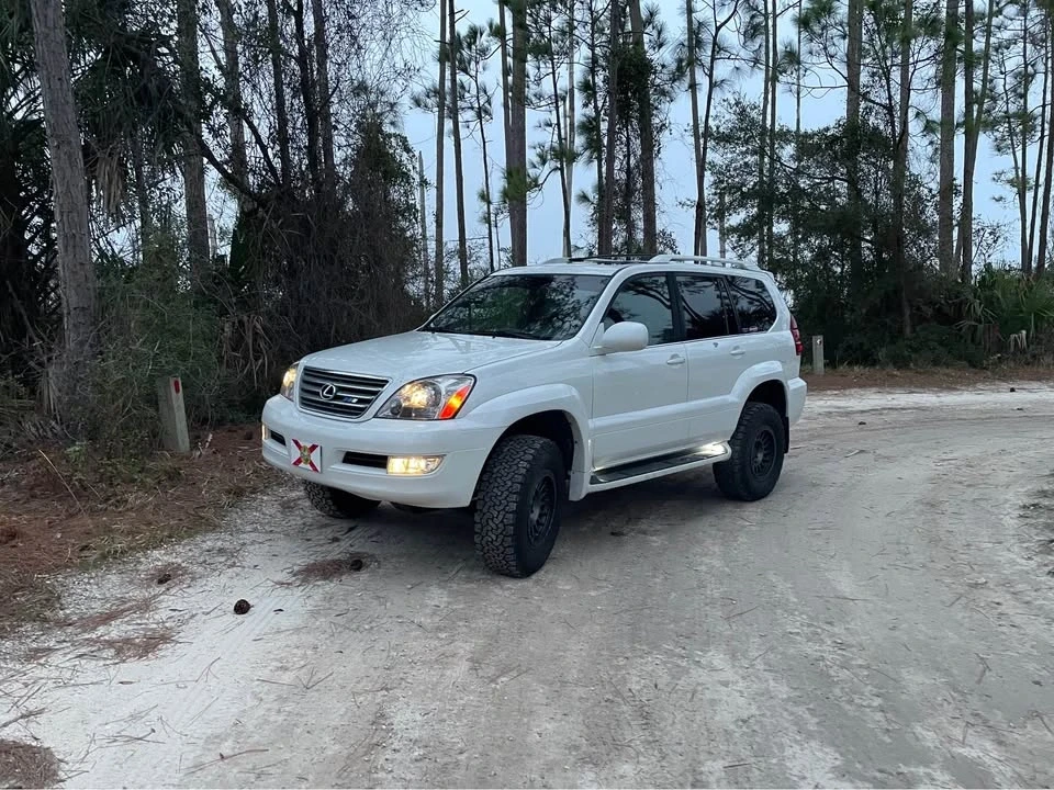 2004 Lexus GX 1st Gen - Image 2 of 19