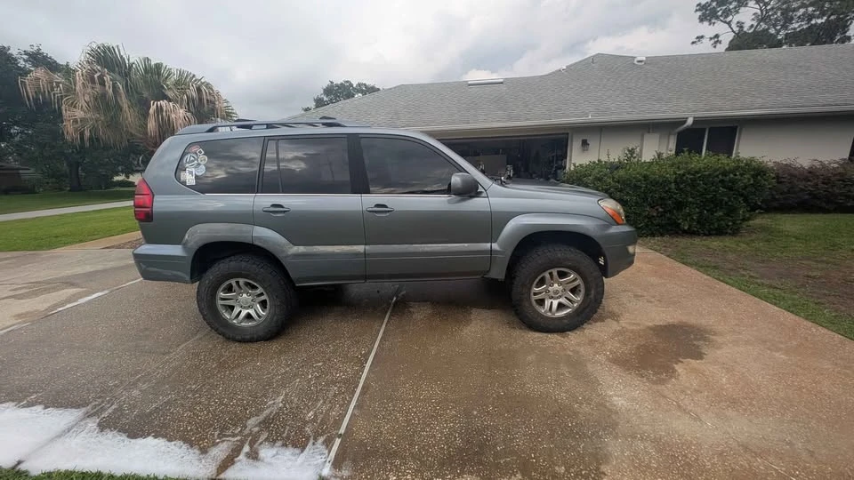 2004 Lexus GX 1st Gen - Image 8 of 16