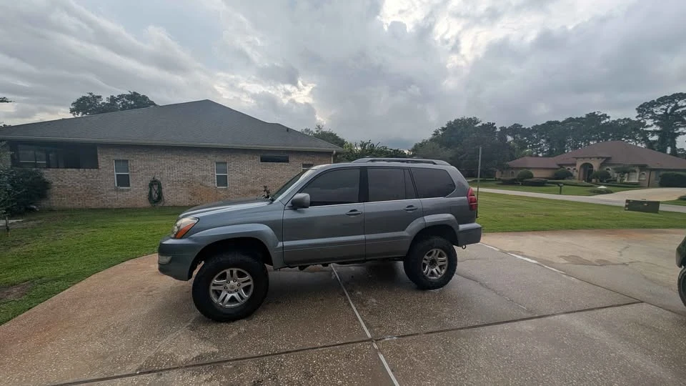 2004 Lexus GX 1st Gen - Image 2 of 16