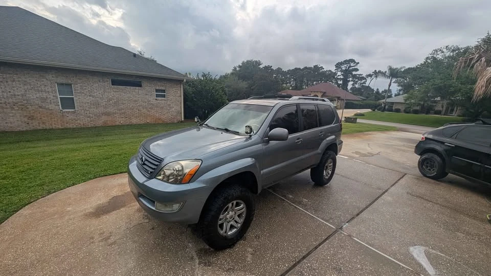 2004 Lexus GX 1st Gen - Image 3 of 16