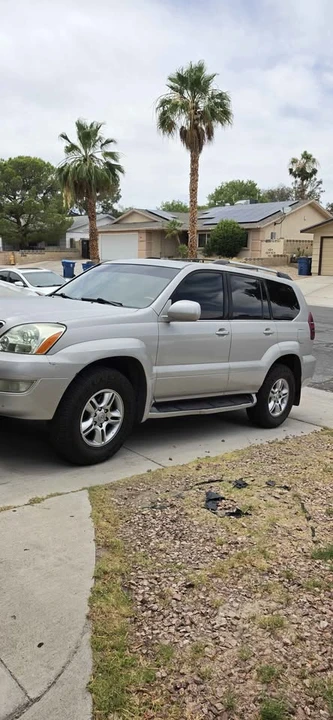 2004 Lexus GX 1st Gen - Image 3 of 8