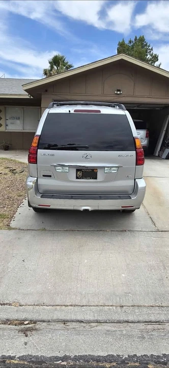 2004 Lexus GX 1st Gen - Image 4 of 8