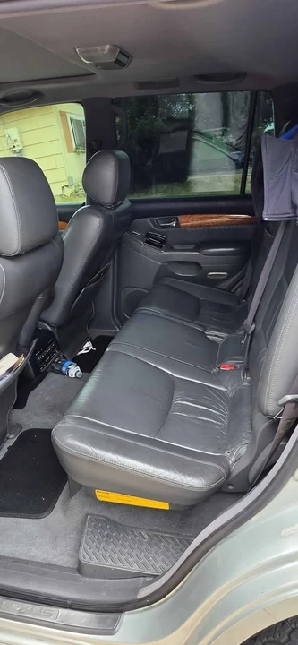 2004 Lexus GX 1st Gen - Image 6 of 8