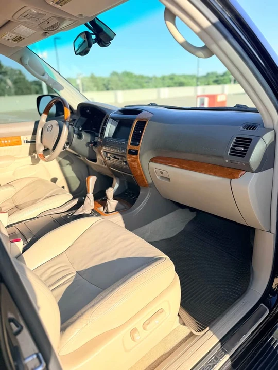 2004 Lexus GX 1st Gen - Image 14 of 20