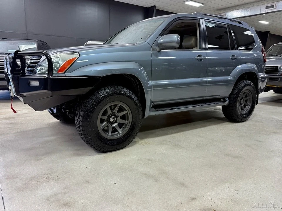 2004 Lexus GX 1st Gen - Image 4 of 12