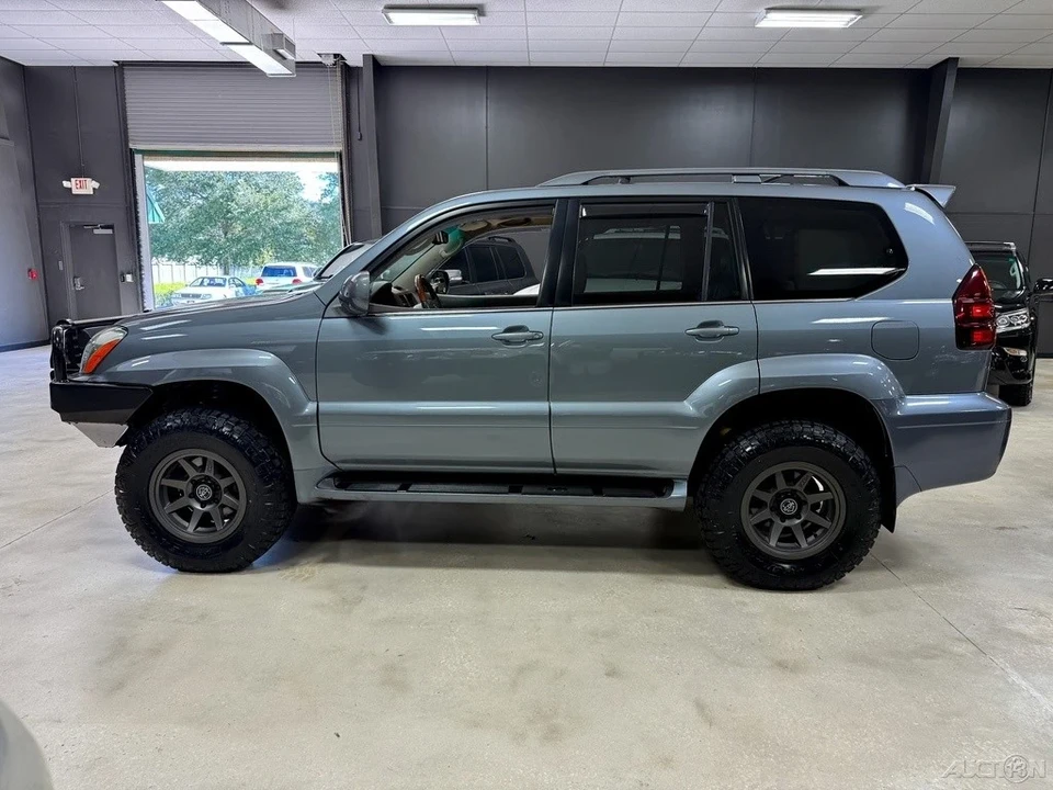 2004 Lexus GX 1st Gen - Image 10 of 12