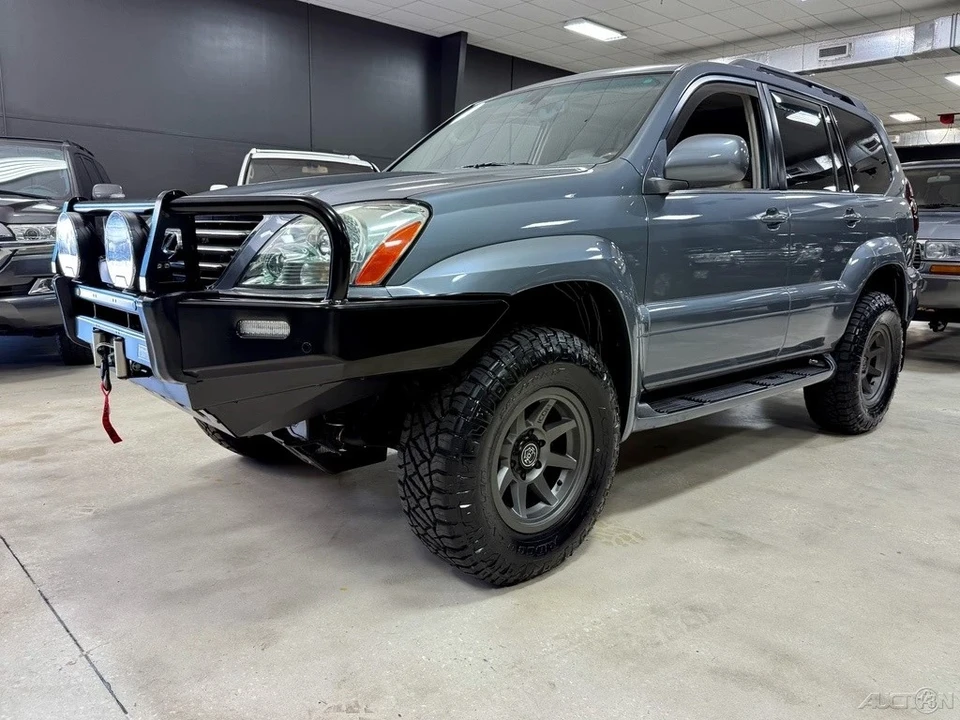 2004 Lexus GX 1st Gen - Image 11 of 12