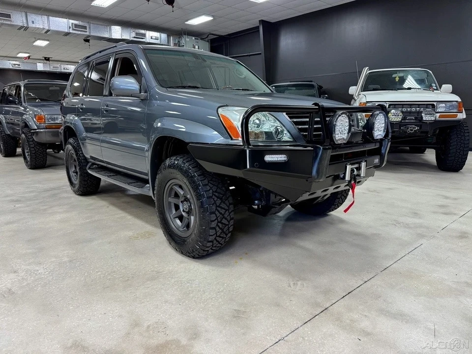 2004 Lexus GX 1st Gen - Image 3 of 12