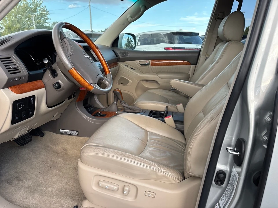 2004 Lexus GX 1st Gen - Image 5 of 12