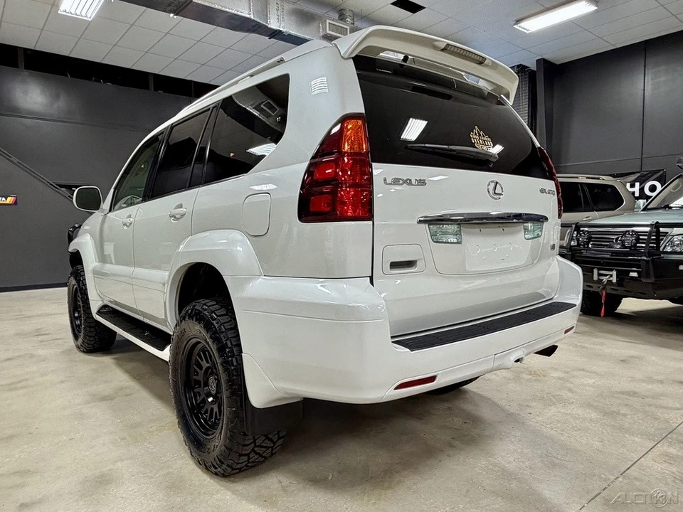 2004 Lexus GX 1st Gen - Image 12 of 12