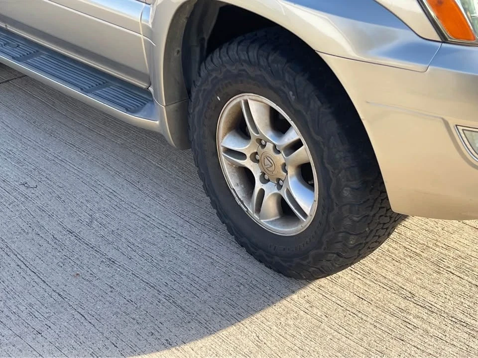 2004 Lexus GX 1st Gen - Image 4 of 9