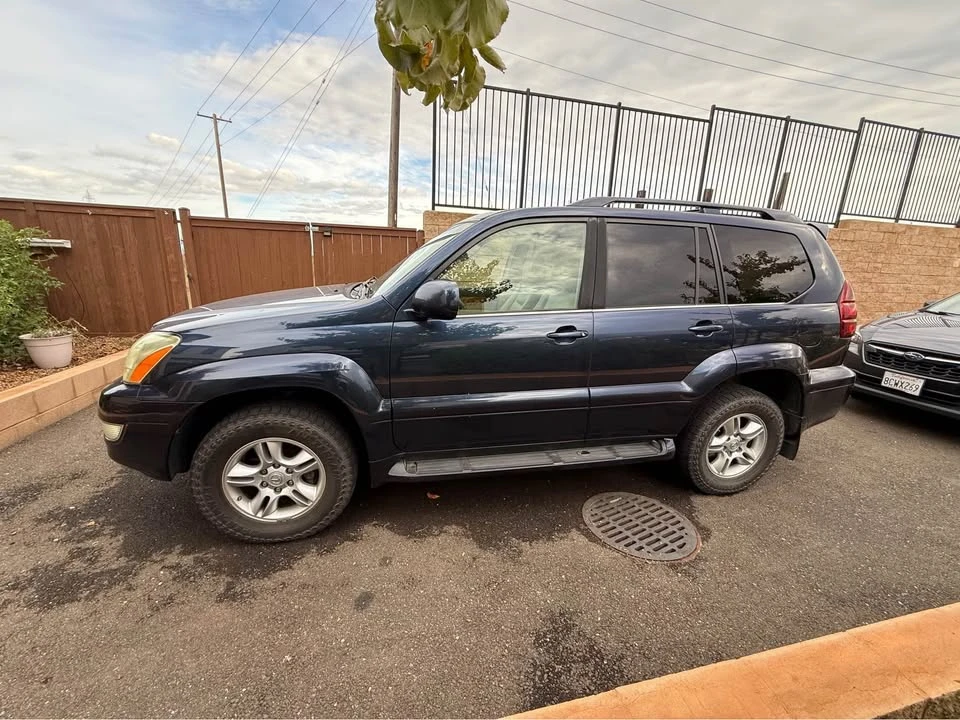 2004 Lexus GX 1st Gen - Image 10 of 10