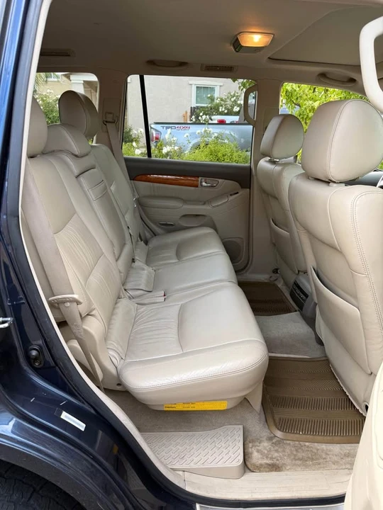 2004 Lexus GX 1st Gen - Image 8 of 10