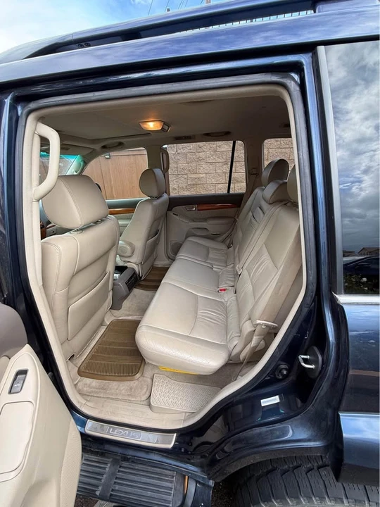 2004 Lexus GX 1st Gen - Image 6 of 10