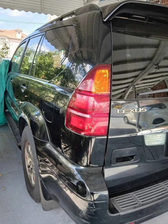 2004 Lexus GX 1st Gen - Image 2 of 8