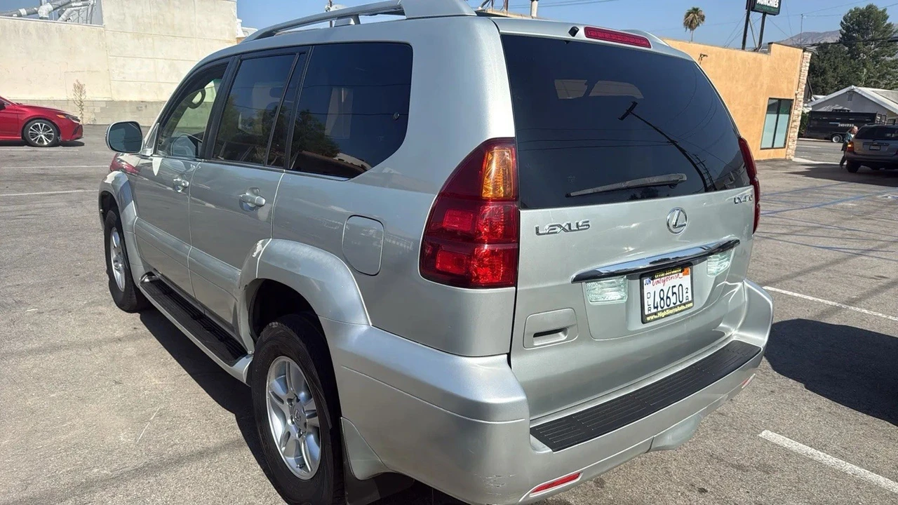 2004 Lexus GX 1st Gen - Image 7 of 17