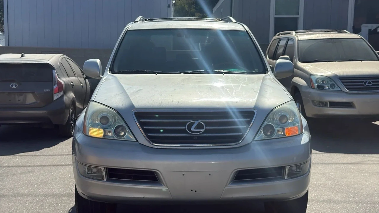 2004 Lexus GX 1st Gen - Image 2 of 17