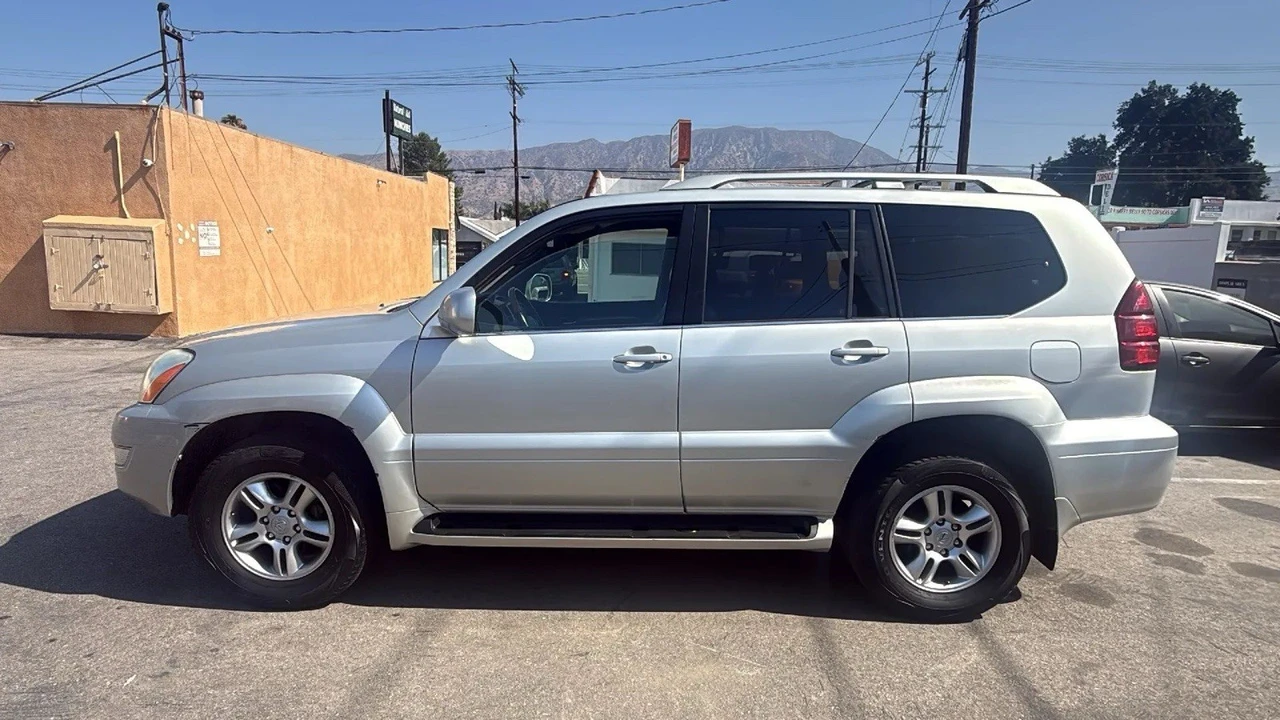 2004 Lexus GX 1st Gen - Image 8 of 17