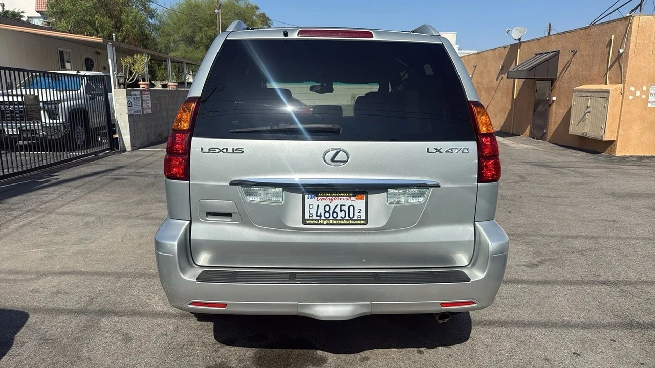 2004 Lexus GX 1st Gen - Image 6 of 17