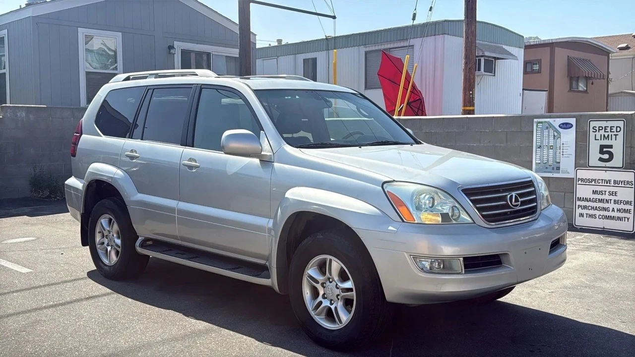 2004 Lexus GX 1st Gen - Image 3 of 17