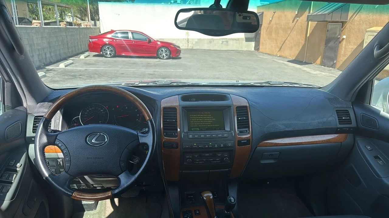 2004 Lexus GX 1st Gen - Image 14 of 17