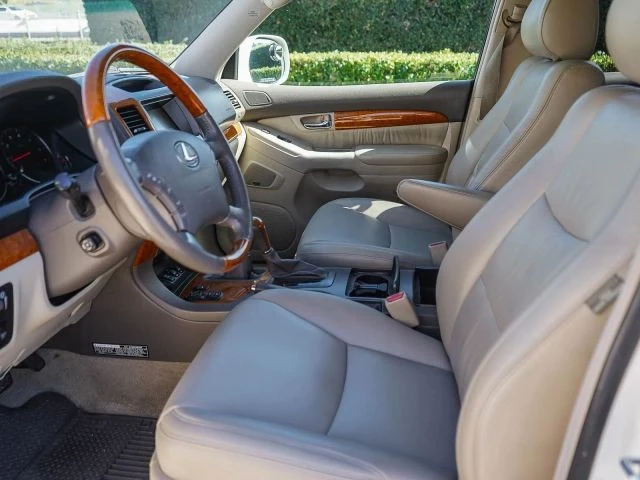 2004 Lexus GX 1st Gen - Image 26 of 31