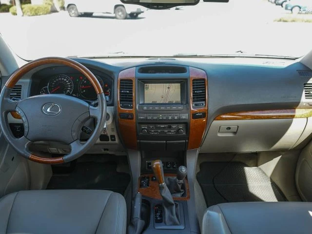 2004 Lexus GX 1st Gen - Image 17 of 21