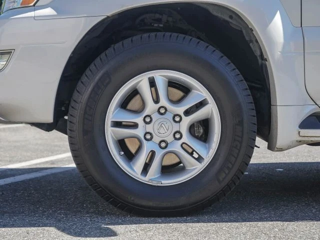 2004 Lexus GX 1st Gen - Image 12 of 21