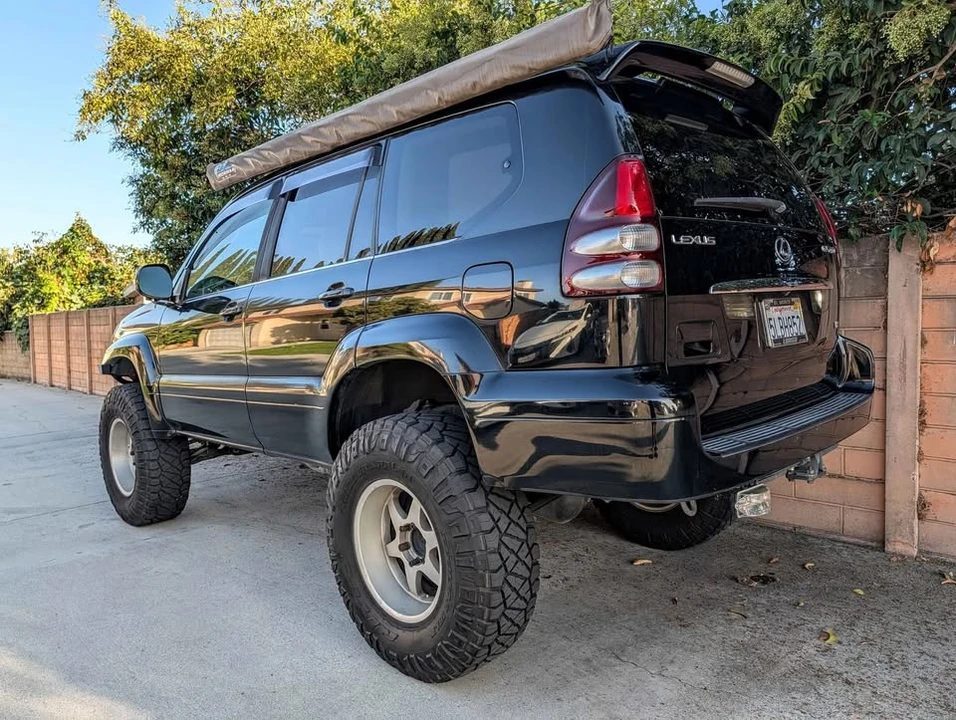 2004 Lexus GX 1st Gen - Image 4 of 10