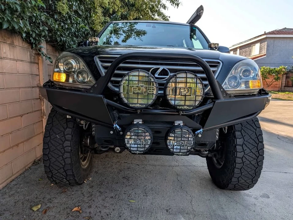 2004 Lexus GX 1st Gen - Image 3 of 11