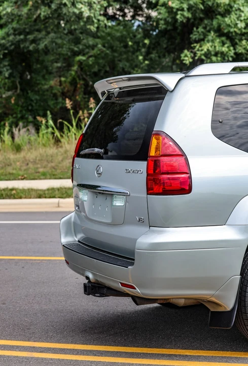 2004 Lexus GX 1st Gen - Image 12 of 31