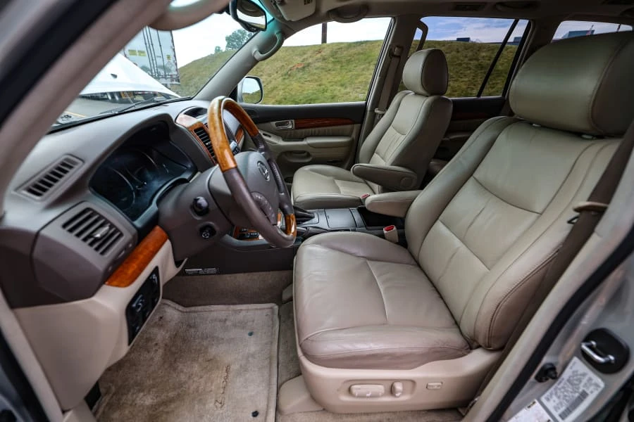 2004 Lexus GX 1st Gen - Image 26 of 31