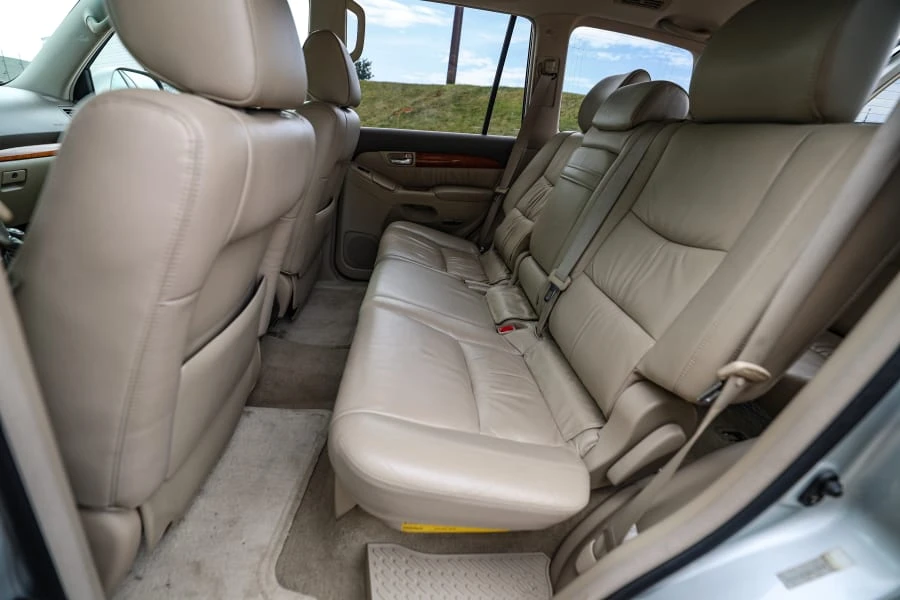 2004 Lexus GX 1st Gen - Image 28 of 31