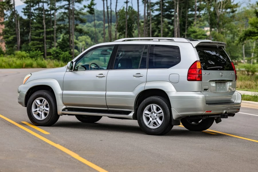 2004 Lexus GX 1st Gen - Image 5 of 31