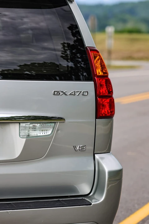 2004 Lexus GX 1st Gen - Image 13 of 31