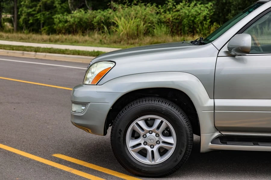 2004 Lexus GX 1st Gen - Image 21 of 31