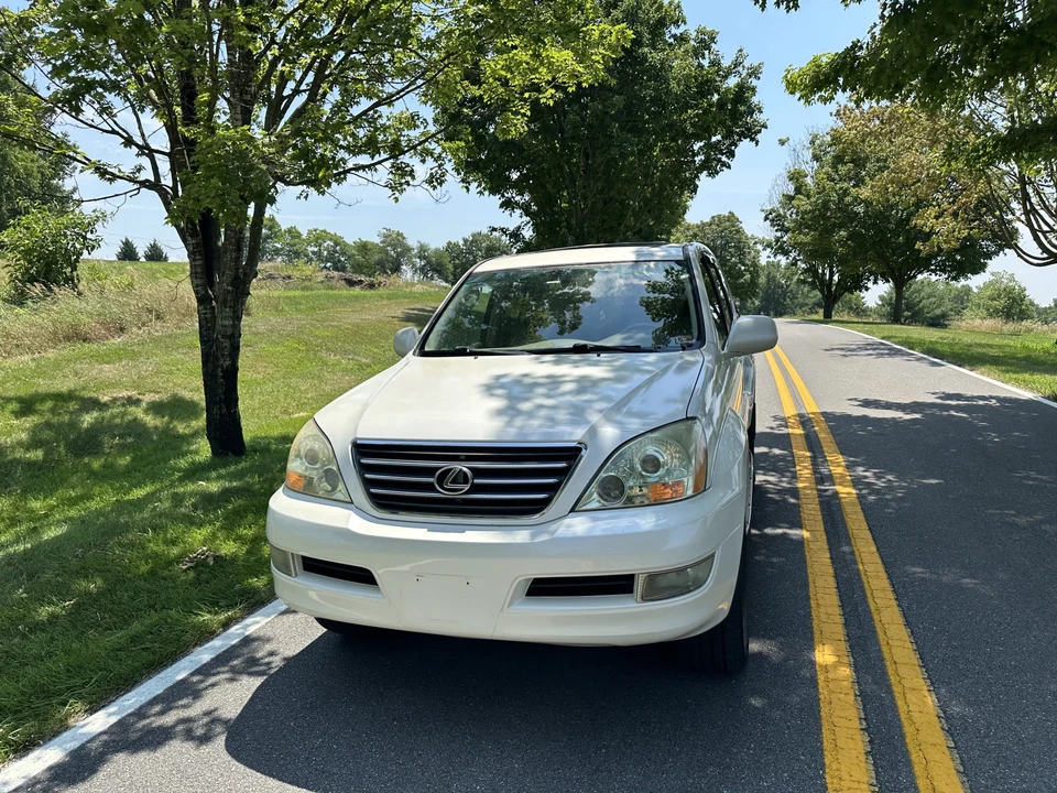 2004 Lexus GX 1st Gen - Image 21 of 31