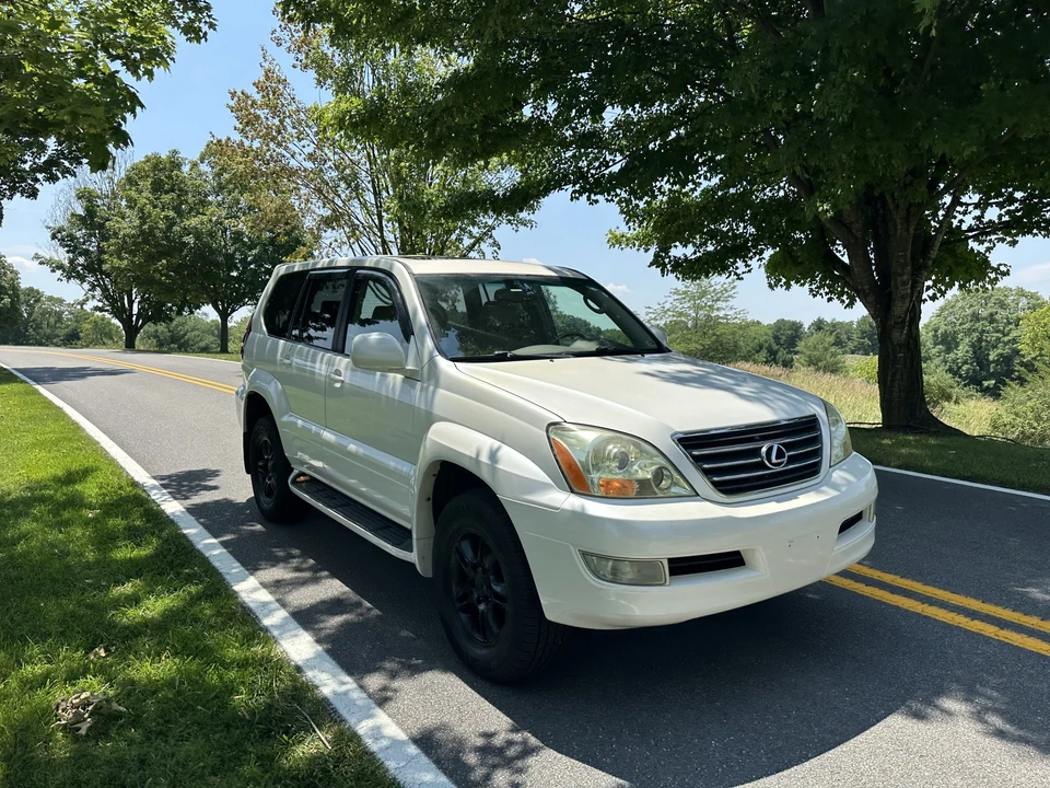 2004 Lexus GX 1st Gen - Image 19 of 31